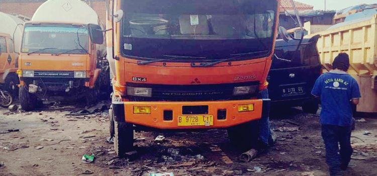 Pemasangan AC utk truck Hino, truck Mercy dan alat2 berat lainnya Pemasangan AC utk truck Hino, truck Mercy dan alat2 berat lainnya