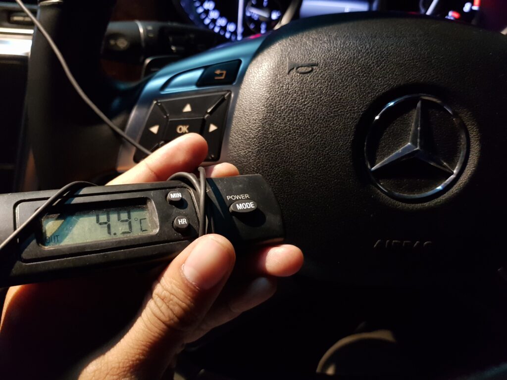 suhu AC mobil mercedes benz ML400