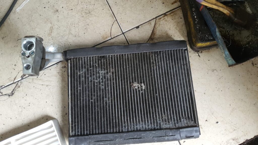 evaporator mitsubishi pajero sport